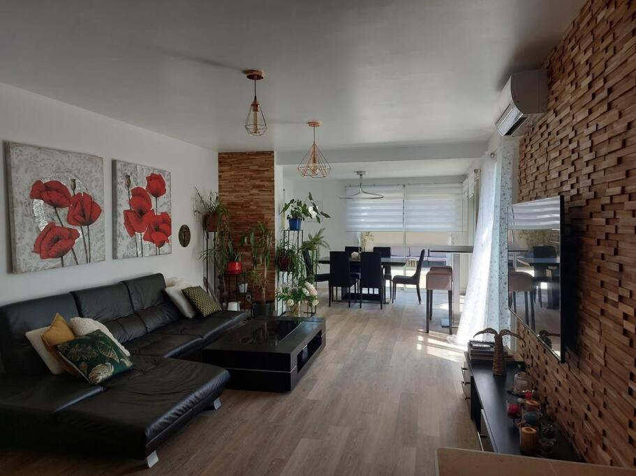 Maison Entiere Redessan Ngoại thất bức ảnh